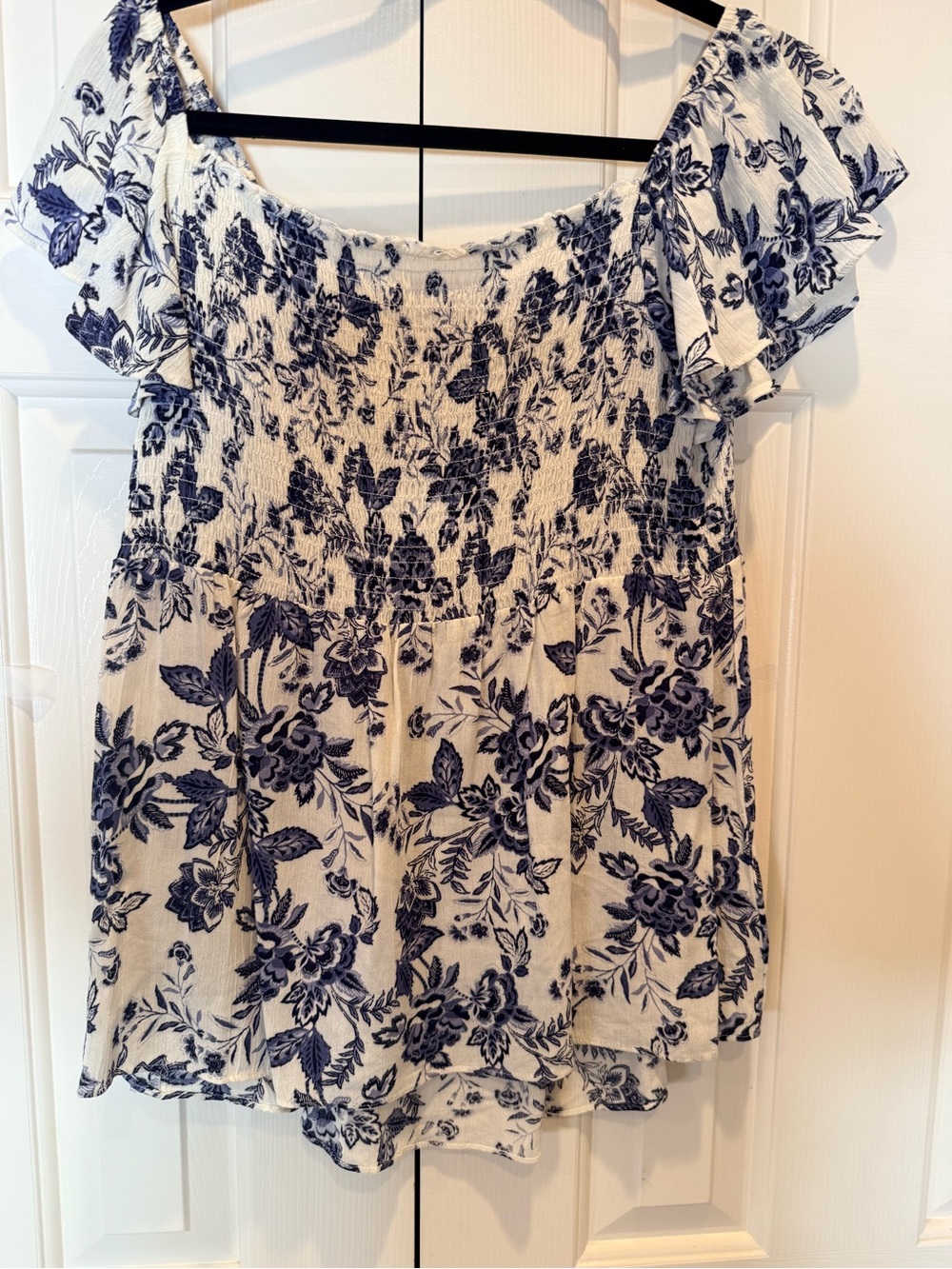 Women’s Size Large Blue Floral Smocked Off-Shoulder Top